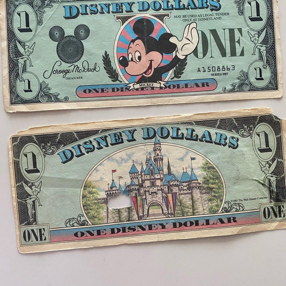 A total of four Disney currency $1 denominations 1987 and 1989 series - Picture 3 of 14